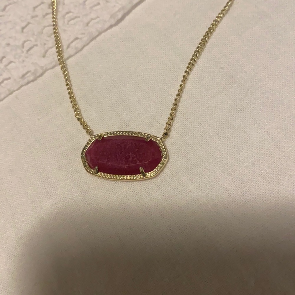 Kendra Scott necklace